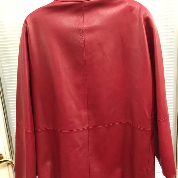 Ladies red leather coat - Picture 3 of 6